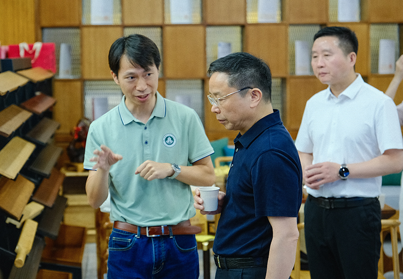 湖南省林業(yè)局黨組書記、局長吳劍波一行了解竹產(chǎn)品相關(guān)情況